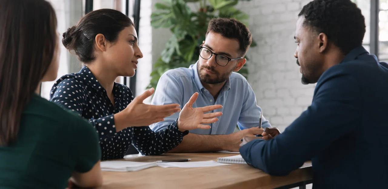 Ferramentas de IA para feedback do cliente: o que podem e não podem fazer