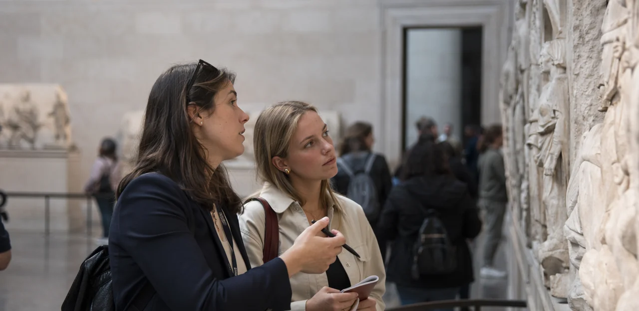 KI-Feedbackanalyse für Museen: Themen, Stimmung und Prioritäten