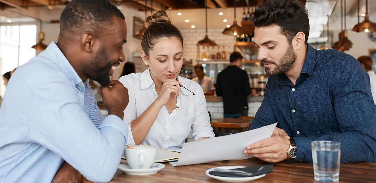 Comment choisir le bon outil d’IA pour les retours clients en restauration
