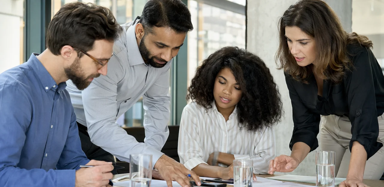 Utiliser l’IA et l’analytique pour transformer le feedback en action