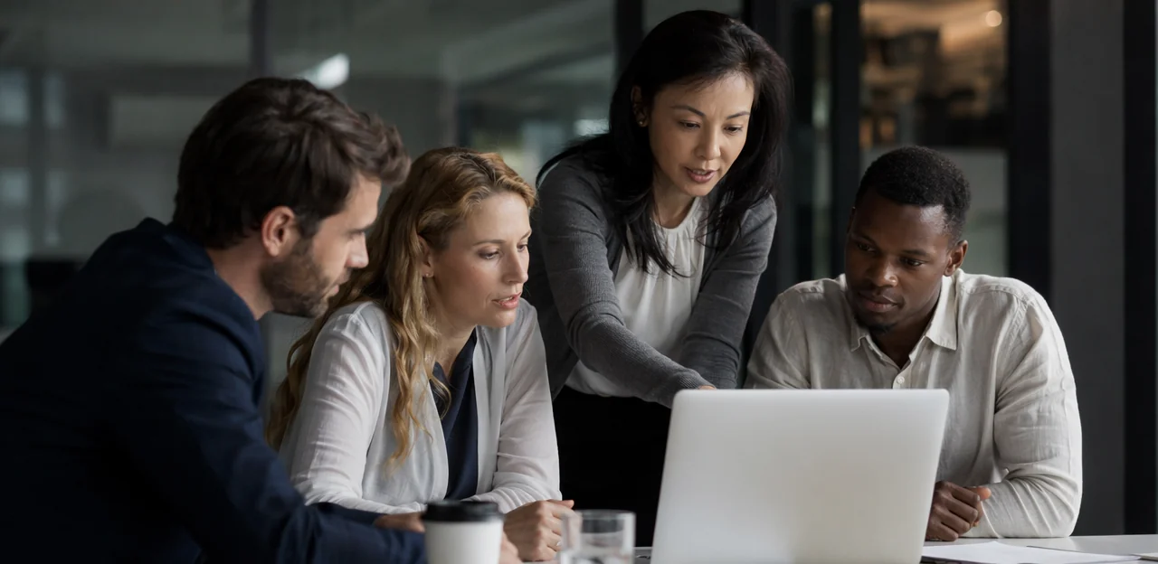 Usare AI e analytics per interpretare il feedback dei sondaggi