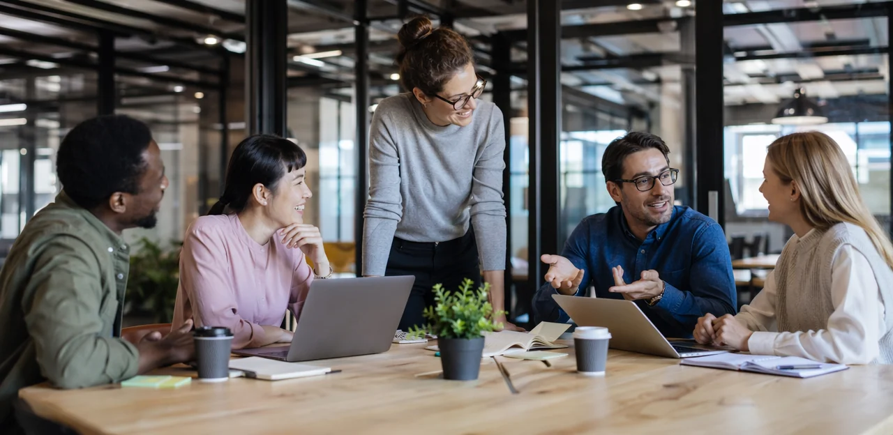 Les meilleures questions d’enquête en coworking par thème