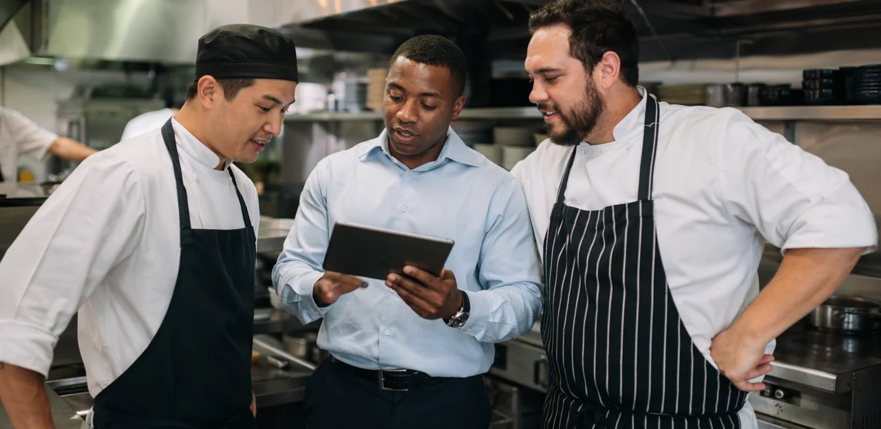 Mise en œuvre et déploiement dans les opérations du restaurant