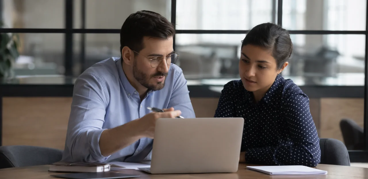Usare integrazioni e dati HR per individuare prima i rischi