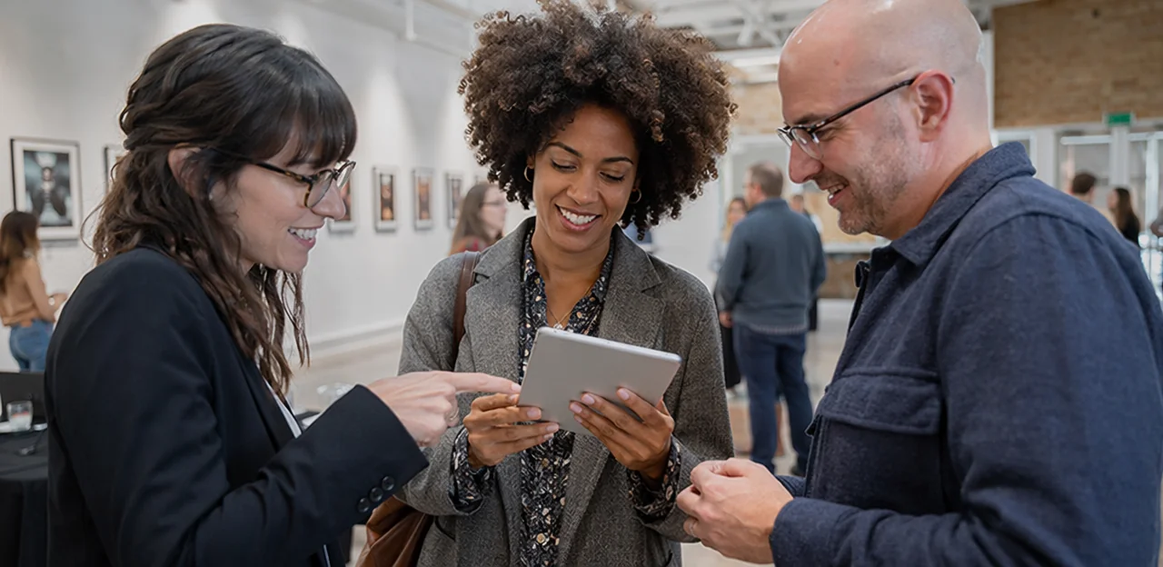 Melhores perguntas de pesquisa para exposições, eventos e experiência do público