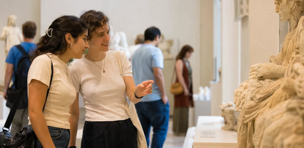 Por que o software de pesquisas para museus é importante para a experiência do visitante