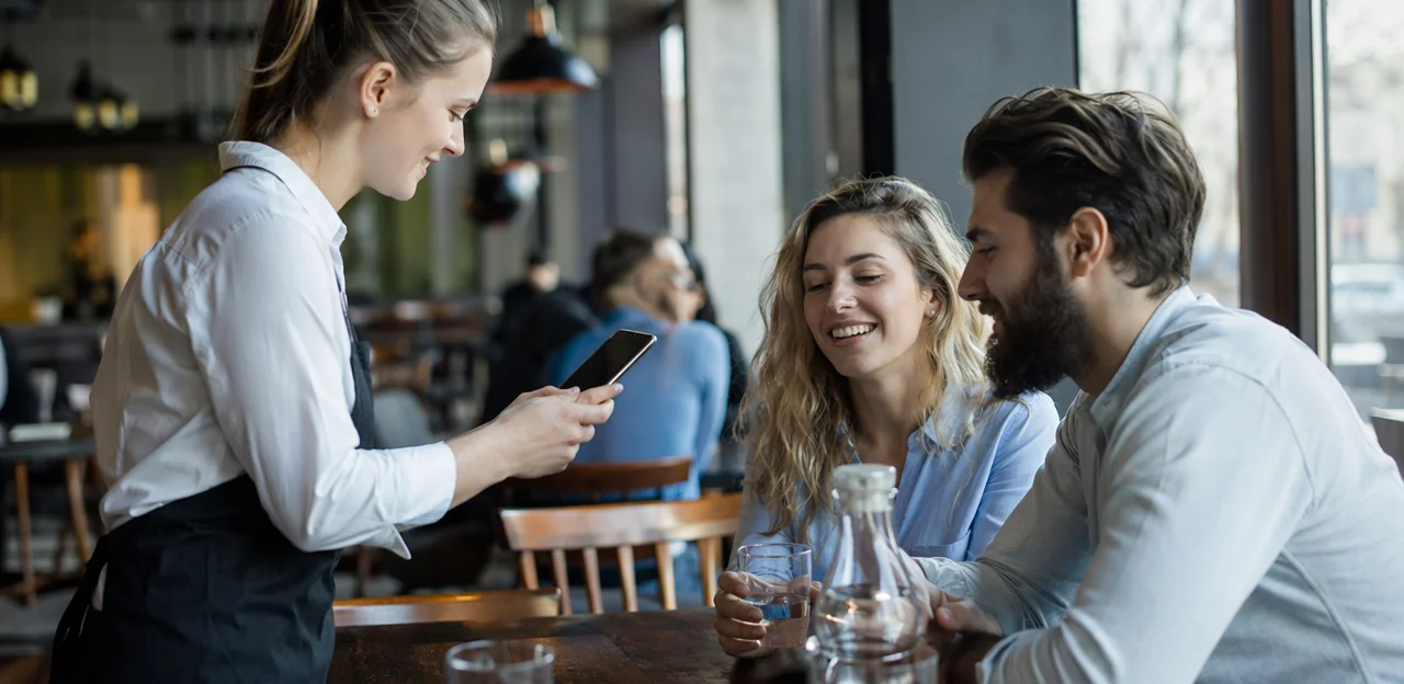 Por qué la accesibilidad de los códigos QR importa para la experiencia del cliente