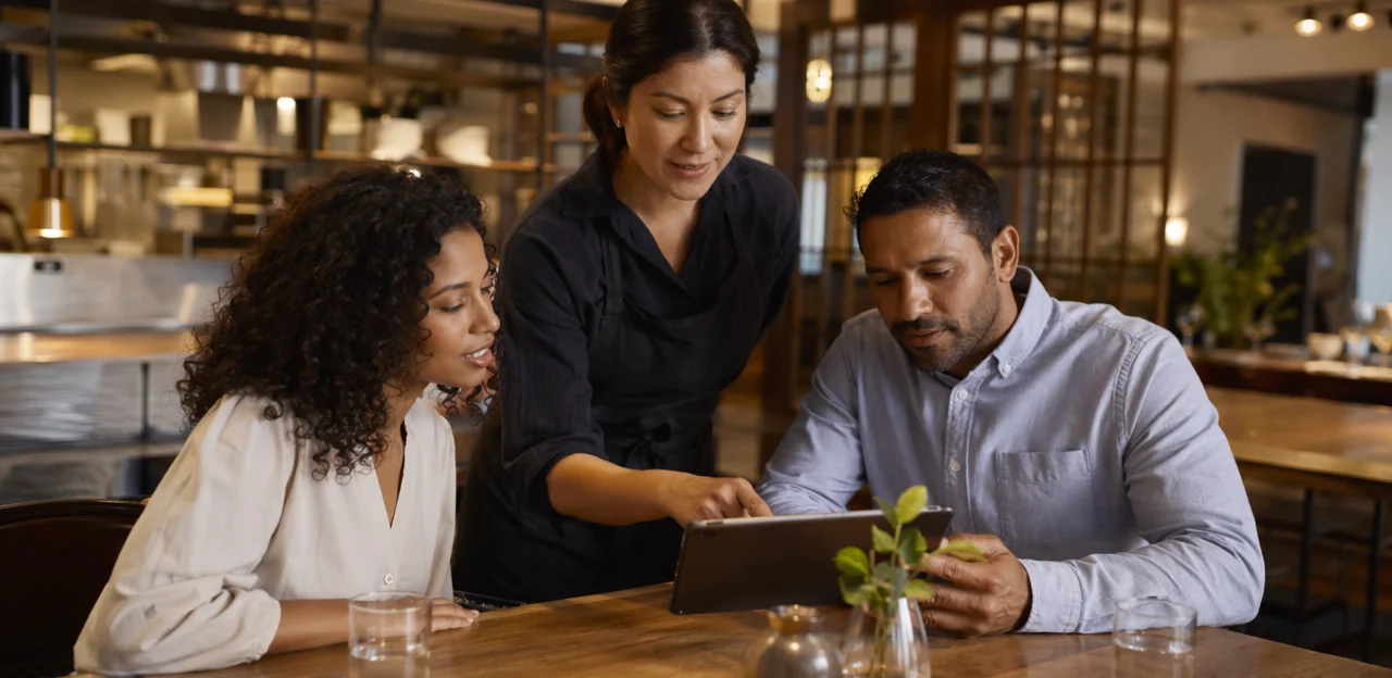 Cómo elegir el software de encuestas adecuado para restaurantes