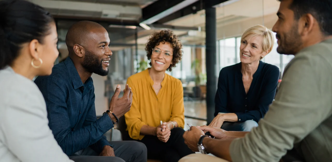 O que significa feedback dos funcionários em tempo real e por que isso importa
