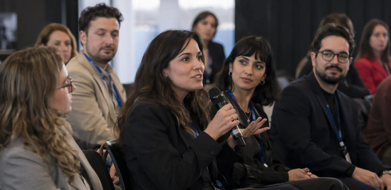 Cómo elegir el software de análisis de sentimiento adecuado para eventos