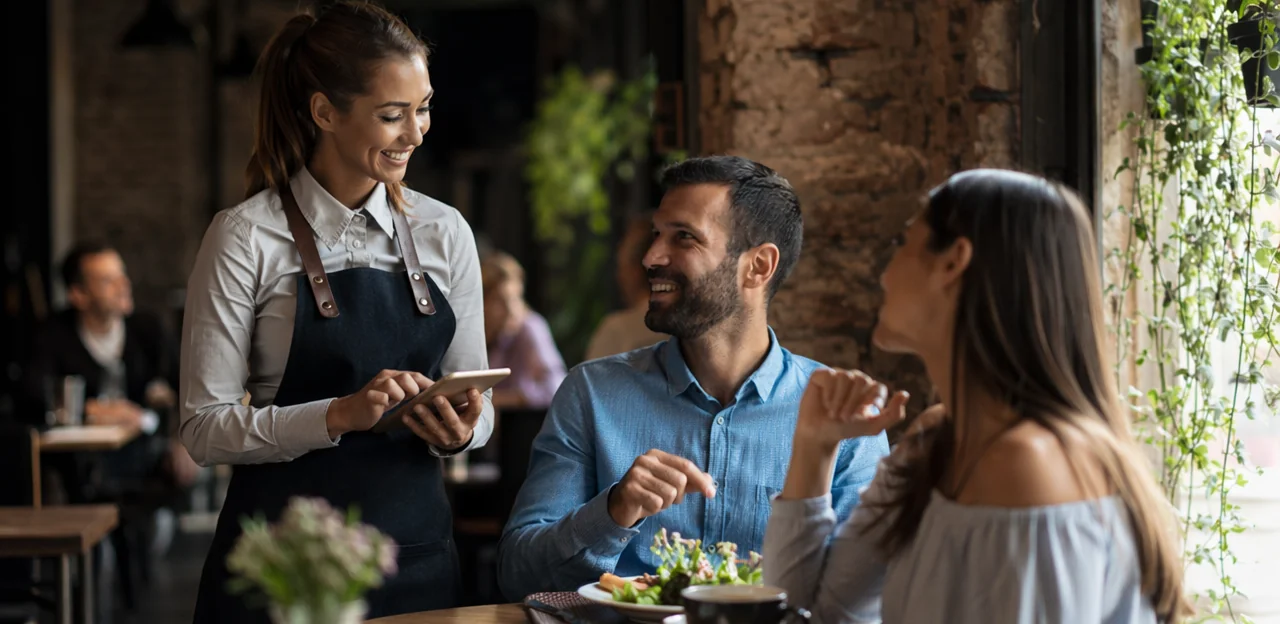 Como criar um formulário de feedback de restaurante que os clientes realmente preencham