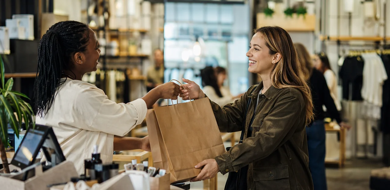 Métricas clave de experiencia del cliente en tienda que predicen visitas repetidas