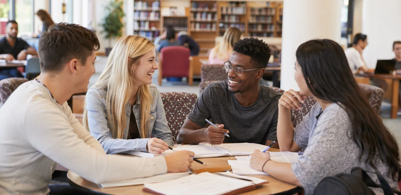 Métricas clave de satisfacción estudiantil que las universidades deberían seguir