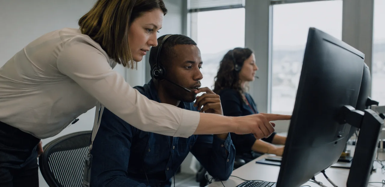 How to prioritize urgent feedback and escalate critical incidents
