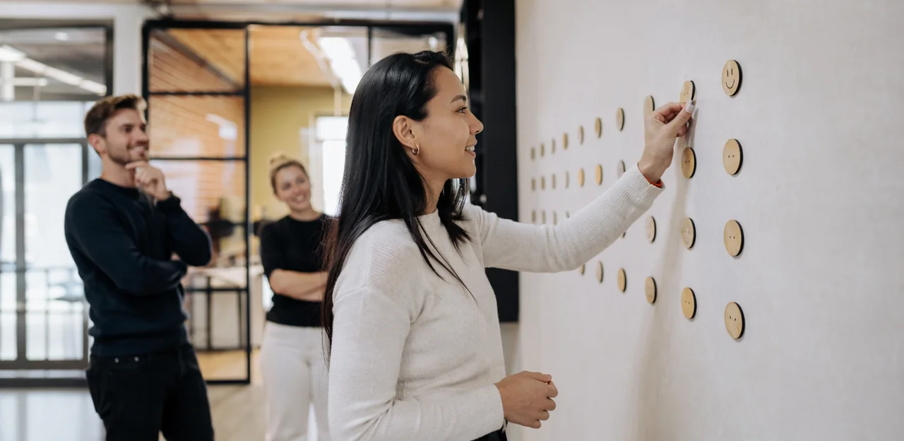 Warum ein Feedback-Punkt an der Wand in modernen Arbeitsumgebungen wichtig ist