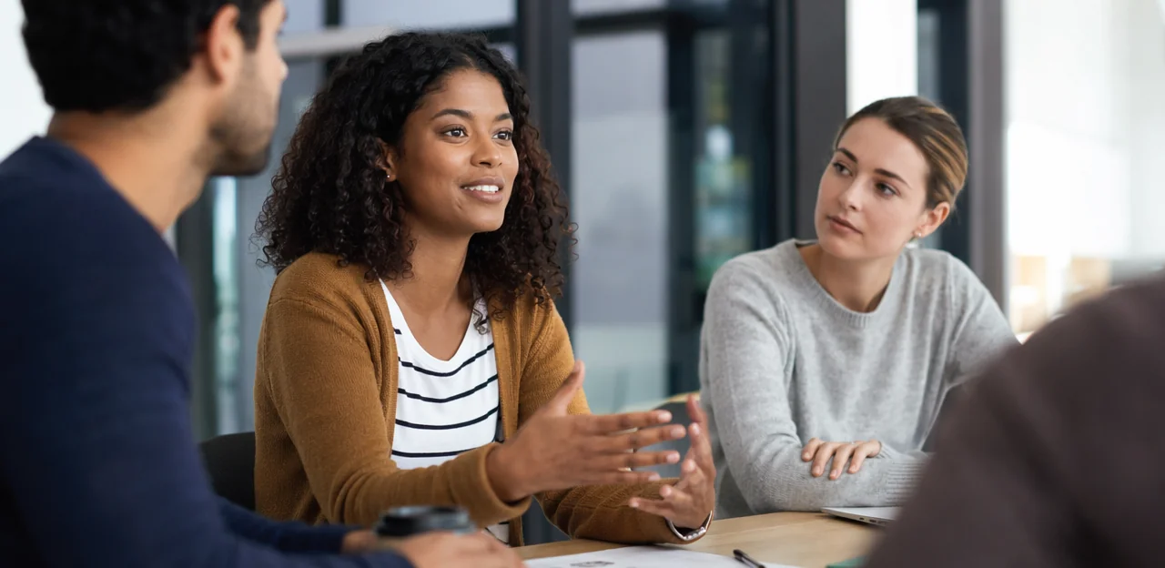 Analisi del feedback sul lavoro: trovare temi nei commenti brevi